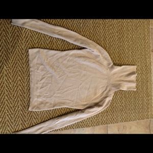 100% Cashmere beige turtleneck